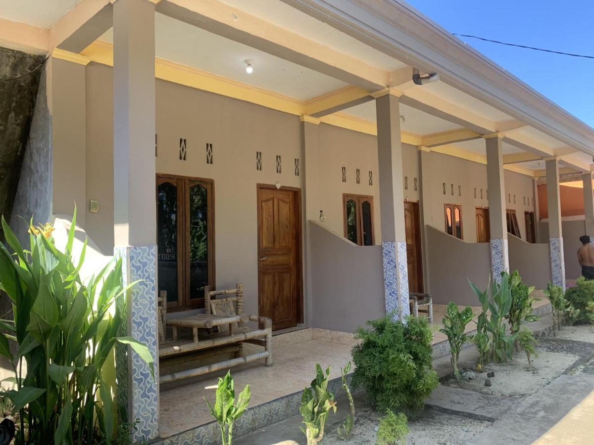 Roby Homestay Kuta  Zewnętrze zdjęcie