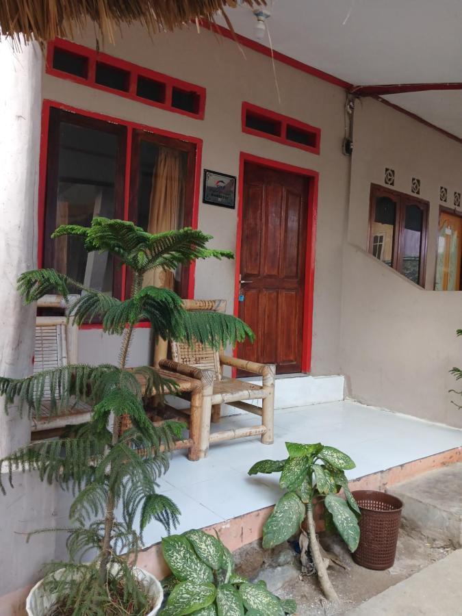 Roby Homestay Kuta  Zewnętrze zdjęcie