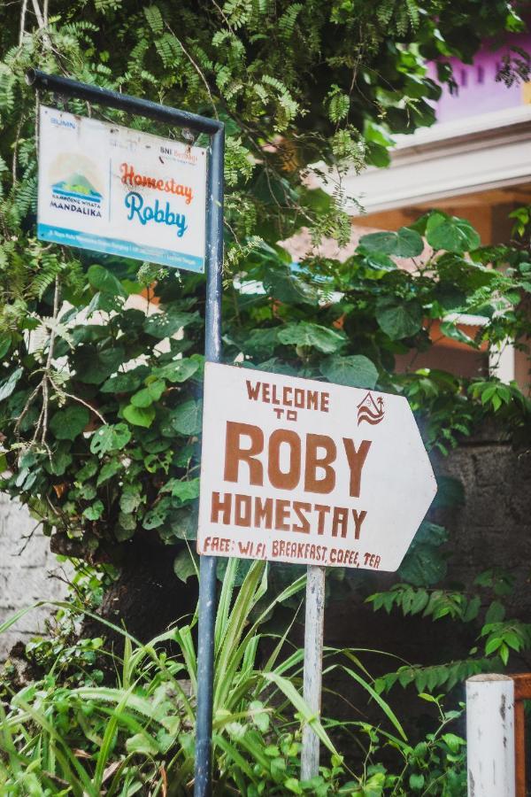 Roby Homestay Kuta  Zewnętrze zdjęcie